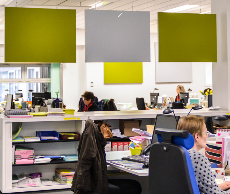 Panneaux, îlots, baffles : quelles solutions en open space ?